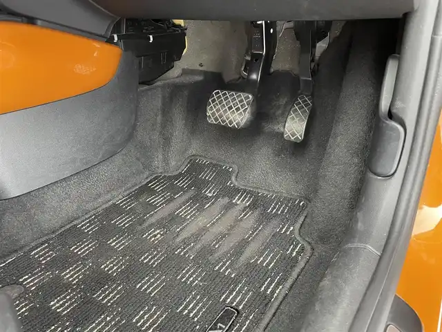 アウディ Ａ１ SB カラーセレクション 大分県 2015(平27)年 16.8万km オレンジ 純正ナビ/（フルセグ/Bluetooth/CD/DVD)/ETC/前方ドライブレコーダー/オートライト/電動格納ミラー/MT付きAT/プッシュスタート・スマートキー/フロアマット/保証書・取扱説明書