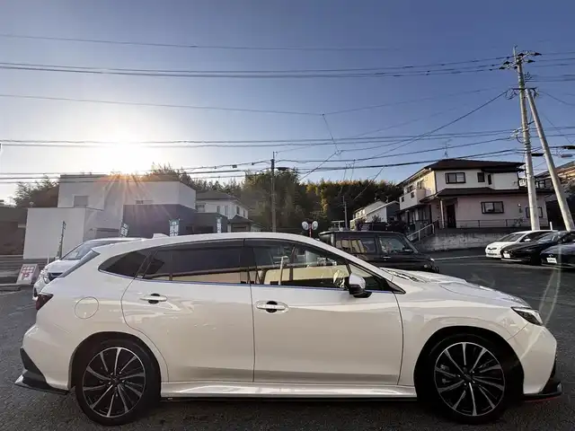 スバル レヴォーグ STIスポーツR EX 熊本県 2022(令4)年 2.1万km クリスタルホワイトP ワンオーナー/サンルーフ/STiアンダースポイラー【F.S.R】/純正11.6インチナビ/【フルセTV//AppleCarPlay/AndroidAuto】/バックカメラ/デジタルインナーミラー/レーダークルーズコントロール/アイサイト/レーンキープアシスト/パドルシフト/アイドリングストップ/シートヒーター/パワーバックドア/ロッドホルダー/純正18インチAW/ビルトインETC/オートLEDヘッドライト/ウィンカーミラー/プッシュスタート/ステアリングスイッチ/横滑り防止/盗難防止装置/保証書