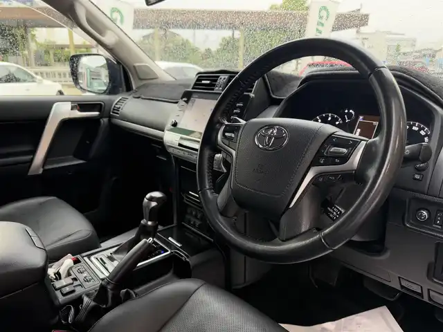 トヨタ ランドクルーザー プラド TX Lパッケージ ブラックED 香川県 2020(令2)年 14.3万km ブラック ワンオーナー/メーカーナビ/フルセグ/パノラミックビューモニター/黒革シート/シートヒーター/ベンチレーション/パワーシート/トヨタセーフティセンス/レーダークルーズコントロール/レーンキープ/オートハイビーム/BSM/ETC2.0/前後ドライブレコーダー/純正マット