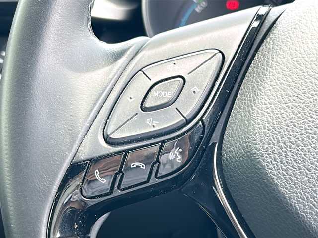 トヨタ Ｃ－ＨＲ G 山形県 2017(平29)年 6.9万km ホワイトパールクリスタルシャイン 純正ナビ/(フルセグTV/CD/SD/BT)/バックカメラ/ドライブレコーダー前後/ビルトインETC/レーダークルーズコントロール/プリクラッシュセーフティー/レーンキープアシスト/ブラインドスポットモニター/ハイビームアシスト/クリアランスソナー/シートヒーター(D＋N席)/デュアルオートエアコン(ナノイー)/ドライブセレクト/革巻きステアリング/ステアリングスイッチ/オートライト/プッシュスタート/スマートキー/ウインカー付き電動格納ミラー/ドアバイザー/LEDヘッドライト/フォグランプ/純正フロアマット/純正18インチAW