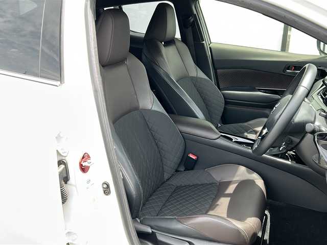 トヨタ Ｃ－ＨＲ G 山形県 2017(平29)年 6.9万km ホワイトパールクリスタルシャイン 純正ナビ/(フルセグTV/CD/SD/BT)/バックカメラ/ドライブレコーダー前後/ビルトインETC/レーダークルーズコントロール/プリクラッシュセーフティー/レーンキープアシスト/ブラインドスポットモニター/ハイビームアシスト/クリアランスソナー/シートヒーター(D＋N席)/デュアルオートエアコン(ナノイー)/ドライブセレクト/革巻きステアリング/ステアリングスイッチ/オートライト/プッシュスタート/スマートキー/ウインカー付き電動格納ミラー/ドアバイザー/LEDヘッドライト/フォグランプ/純正フロアマット/純正18インチAW