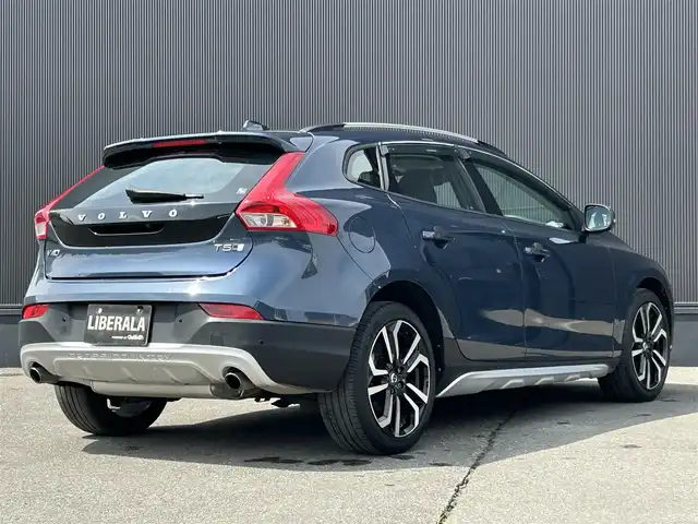 ボルボ Ｖ４０ クロスカントリー T5 AWD タックED 道東・釧路十勝 2017(平29)年 4.6万km デニムブルーメタリック インテリセーフ/　・アダプティブクルーズコントロール/　・レーンキーピングエイド/　・ブラインドスポットインフォメーションシステム/パワーシート(D席)/シートヒーター(前席)/バックカメラ/ドライブレコーダー(前後)/純正HDDナビ/CD/BT/LEDヘッドライト/オートライト/アクティブハイビーム/リアフォグライト/パドルシフト/プッシュスタート/純正18インチAW/ETC