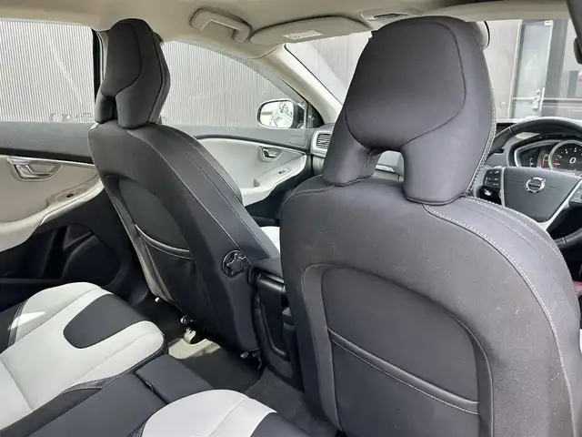ボルボ Ｖ４０ クロスカントリー T5 AWD タックED 道東・釧路十勝 2017(平29)年 4.6万km デニムブルーメタリック インテリセーフ/　・アダプティブクルーズコントロール/　・レーンキーピングエイド/　・ブラインドスポットインフォメーションシステム/パワーシート(D席)/シートヒーター(前席)/バックカメラ/ドライブレコーダー(前後)/純正HDDナビ/CD/BT/LEDヘッドライト/オートライト/アクティブハイビーム/リアフォグライト/パドルシフト/プッシュスタート/純正18インチAW/ETC