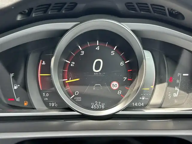ボルボ Ｖ４０ クロスカントリー T5 AWD タックED 道東・釧路十勝 2017(平29)年 4.6万km デニムブルーメタリック インテリセーフ/　・アダプティブクルーズコントロール/　・レーンキーピングエイド/　・ブラインドスポットインフォメーションシステム/パワーシート(D席)/シートヒーター(前席)/バックカメラ/ドライブレコーダー(前後)/純正HDDナビ/CD/BT/LEDヘッドライト/オートライト/アクティブハイビーム/リアフォグライト/パドルシフト/プッシュスタート/純正18インチAW/ETC