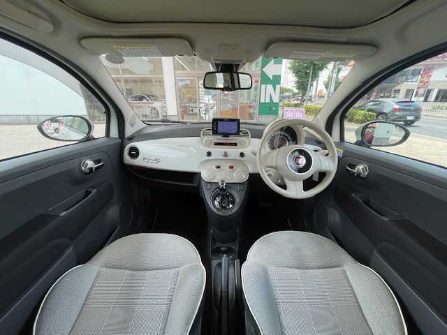 フィアット ５００Ｃ ツインエア ラウンジ 愛知県 2015(平27)年 5.7万km ボサノバホワイト /禁煙車//社外メモリーナビ(AVIC-MP33)//ワンセグTV・CD・AM・AM・microSD//ETC//HIDヘッドライト//電動ルーフ//START＆STOPシステム//アイドリングストップ//ヒルホールド//エレクトロニックスタビリティコントロール(ESC)//横滑り防止//アンチスリップレギュレーション(ASR)//ASR-OFFスイッチ//モーターシュレップレグルング(MSR)//ハイドローリックブレーキアシスト(HBA)//リヤパーキングセンサー//イモビライザー//フロントフォクランプ//本革巻きステアリングホイール//ステアリングスイッチ//純正フロアマット//純正バイザー//スペアキー1本(板キー)//保証書/取扱説明書//ナビ説明書
