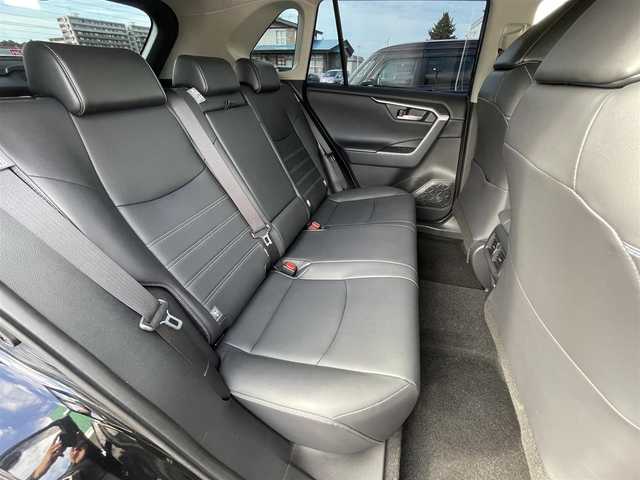 トヨタ ＲＡＶ４ G Zパッケージ 道央・札幌 2020(令2)年 4.1万km 黒 ・４WD/・純正SDナビ/　CD・DVD・SD・Bluetooth/・フルセグTV/・バックカメラ/・衝突軽減ブレーキ/・レーンキープアシスト/・レーダークルーズ/・ビルトインETC/・ステアリングヒーター/・LEDヘッドライト/・フォグランプ/・横滑り防止/・ウィンカーミラー/・ドアバイザー/・デジタルインナーミラー/・スマートキー/・純正１９インチアルミホイール/・取扱説明書/・保証書/・スペアキー