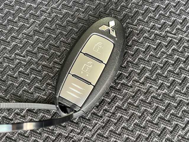 三菱 ｅＫクロス G プレミアム 長野県 2024(令6)年 0.3万km チタニウムグレーメタリック ４WD/純正９インチナビフルセグTV/MIパイロット/全方位カメラ/シートヒーター /ステアリングヒーター/インテリジェントミラー/ワンオーナー/前後コーナーセンサー /純正１５インチアルミ/踏み間違い防止/FCM/LDW