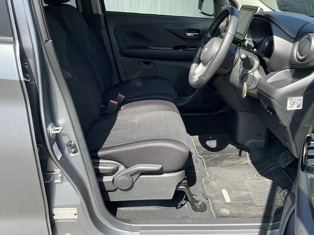 三菱 ｅＫクロス G プレミアム 長野県 2024(令6)年 0.3万km チタニウムグレーメタリック ４WD/純正９インチナビフルセグTV/MIパイロット/全方位カメラ/シートヒーター /ステアリングヒーター/インテリジェントミラー/ワンオーナー/前後コーナーセンサー /純正１５インチアルミ/踏み間違い防止/FCM/LDW