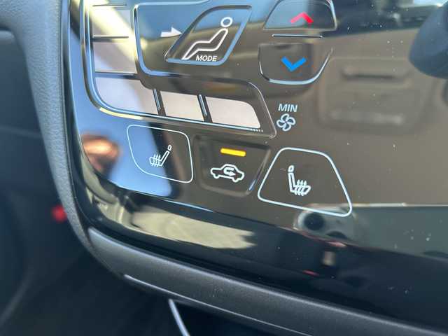 三菱 ｅＫクロス G プレミアム 石川県 2024(令6)年 0.3万km チタニウムグレーメタリック 純正９インチメモリナビ/Bluetooth/フルセグTV/MIパイロット/全方位カメラ/シートヒーター /ステアリングヒーター/４WD/デジタルインナーミラー/ワンオーナー/前後コーナーセンサー /純正１５インチアルミ/オートライト/LEDヘッドライト/踏み間違い防止