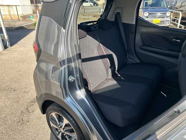 三菱 ｅＫクロス G プレミアム 石川県 2024(令6)年 0.3万km チタニウムグレーメタリック 純正９インチメモリナビ/Bluetooth/フルセグTV/MIパイロット/全方位カメラ/シートヒーター /ステアリングヒーター/４WD/デジタルインナーミラー/ワンオーナー/前後コーナーセンサー /純正１５インチアルミ/オートライト/LEDヘッドライト/踏み間違い防止