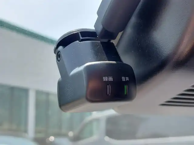日産 ノート X 東京都 2023(令5)年 0.8万km ピュアホワイトパール 全方位運転支援システム/・エマージェンシーブレーキ/・踏み間違い衝突防止アシスト/・車線逸脱防止支援/・ハイビームアシスト/・コーナーセンサー/プッシュスタート/純正ナビ/フルセグTV/バックカメラ/ETC/ドライブレコーダー/LEDヘッドライト/ドアバイザー/16インチ純正アルミホイール