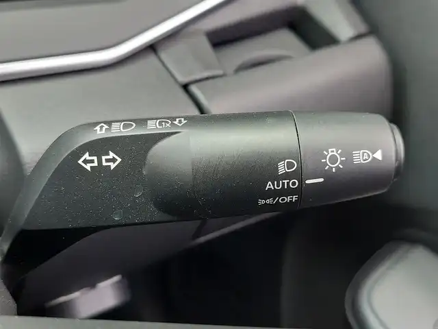 日産 ノート X 東京都 2023(令5)年 0.8万km ピュアホワイトパール 全方位運転支援システム/・エマージェンシーブレーキ/・踏み間違い衝突防止アシスト/・車線逸脱防止支援/・ハイビームアシスト/・コーナーセンサー/プッシュスタート/純正ナビ/フルセグTV/バックカメラ/ETC/ドライブレコーダー/LEDヘッドライト/ドアバイザー/16インチ純正アルミホイール