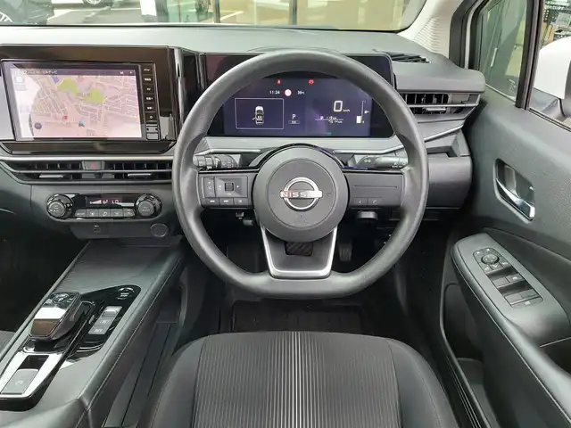 日産 ノート X 東京都 2023(令5)年 0.8万km ピュアホワイトパール 全方位運転支援システム/・エマージェンシーブレーキ/・踏み間違い衝突防止アシスト/・車線逸脱防止支援/・ハイビームアシスト/・コーナーセンサー/プッシュスタート/純正ナビ/フルセグTV/バックカメラ/ETC/ドライブレコーダー/LEDヘッドライト/ドアバイザー/16インチ純正アルミホイール
