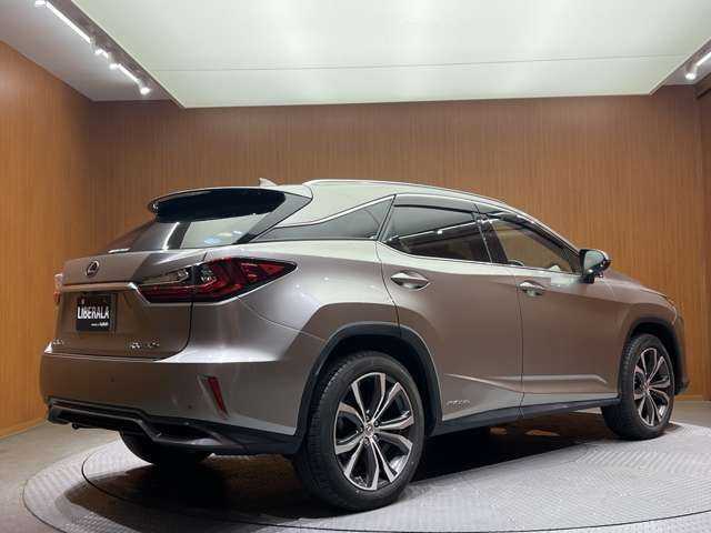 レクサス ＲＸ 450h バージョンL 千葉県 2016(平28)年 3.7万km ソニックチタニウム パノラマＳＲ　/三眼ＬＥＤ　/ＬＳＳ　/ナビ　/３６０°カメラ　/レーダークルーズ　/黒革　/シートヒーター　/ベンチレーション　/ＨＵＤ　/ＢＳＭ　/オートハイビーム　/ＣＤ　/ＤＶＤ　/Ｂｌｕ－ｒａｙ再生　/電動リアゲート