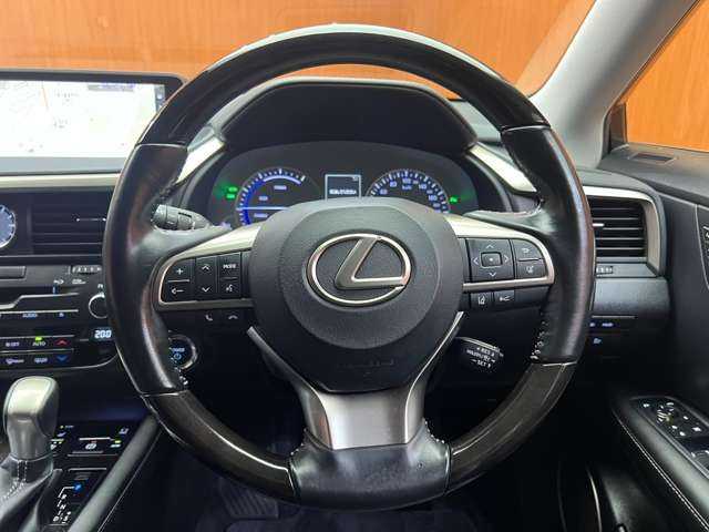 レクサス ＲＸ 450h バージョンL 千葉県 2016(平28)年 3.7万km ソニックチタニウム パノラマＳＲ　/三眼ＬＥＤ　/ＬＳＳ　/ナビ　/３６０°カメラ　/レーダークルーズ　/黒革　/シートヒーター　/ベンチレーション　/ＨＵＤ　/ＢＳＭ　/オートハイビーム　/ＣＤ　/ＤＶＤ　/Ｂｌｕ－ｒａｙ再生　/電動リアゲート