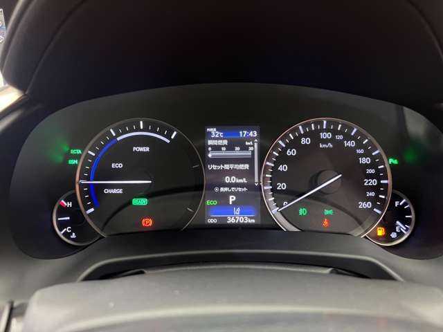 レクサス ＲＸ 450h バージョンL 千葉県 2016(平28)年 3.7万km ソニックチタニウム パノラマＳＲ　/三眼ＬＥＤ　/ＬＳＳ　/ナビ　/３６０°カメラ　/レーダークルーズ　/黒革　/シートヒーター　/ベンチレーション　/ＨＵＤ　/ＢＳＭ　/オートハイビーム　/ＣＤ　/ＤＶＤ　/Ｂｌｕ－ｒａｙ再生　/電動リアゲート