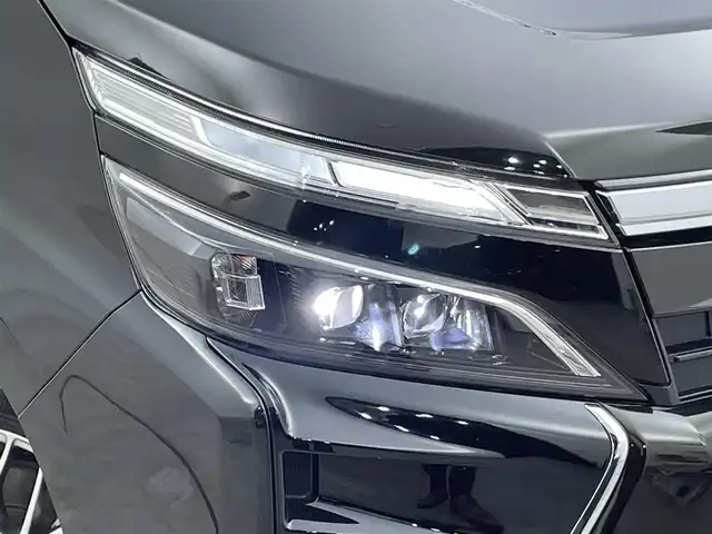 トヨタ ヴォクシー ハイブリッド ZS 煌Ⅱ 群馬県 2020(令2)年 2.7万km 黒 純正９型ナビ/１２．１型後席モニター/両側パワスラ/バックカメラ/前ドラレコ　/クルコン/ＡＨＢ/シートヒーター/アイドリングストップ/後コーナーセンサー　/ビルトインＥＴＣ　/スペアキー　/純正アルミホイール/衝突被害軽減システム/禁煙車/ＬＥＤヘッド