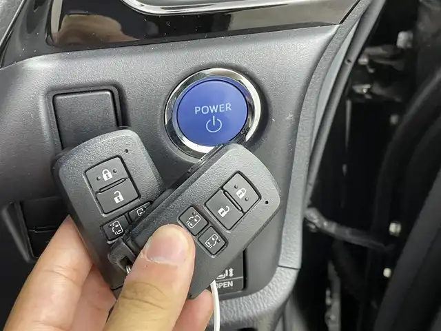 トヨタ ヴォクシー ハイブリッド ZS 煌Ⅱ 群馬県 2020(令2)年 2.7万km 黒 純正９型ナビ/１２．１型後席モニター/両側パワスラ/バックカメラ/前ドラレコ　/クルコン/ＡＨＢ/シートヒーター/アイドリングストップ/後コーナーセンサー　/ビルトインＥＴＣ　/スペアキー　/純正アルミホイール/衝突被害軽減システム/禁煙車/ＬＥＤヘッド