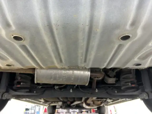 日産 セレナ e－パワー ハイウェイスター V 愛知県 2018(平30)年 7.6万km ブリリアントホワイトパール 2トーン 禁煙車/純正9インチディーラーオプションナビ/・フルセグTV/・Bluetooth/・DVD再生/セーフティパックB/・プロパイロット/・インテリジェントルームミラー/・インテリジェントアラウンドビューモニター/・電動パーキングブレーキ/・オートホールド/ビルトインETC/純正ドライブレコーダー/ハンズフリー両側パワースライドドア/LEDヘッドランプ/ハイビームアシスト/革巻きステアリング/ステアリングスイッチ/シートバックポケット/2列目ロングスライドシート/パーソナルテーブル/USB充電（2列目3列目）/インテリジェントキー/ステアリングヒーター