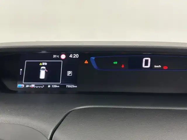 日産 セレナ e－パワー ハイウェイスター V 愛知県 2018(平30)年 7.6万km ブリリアントホワイトパール 2トーン 禁煙車/純正9インチディーラーオプションナビ/・フルセグTV/・Bluetooth/・DVD再生/セーフティパックB/・プロパイロット/・インテリジェントルームミラー/・インテリジェントアラウンドビューモニター/・電動パーキングブレーキ/・オートホールド/ビルトインETC/純正ドライブレコーダー/ハンズフリー両側パワースライドドア/LEDヘッドランプ/ハイビームアシスト/革巻きステアリング/ステアリングスイッチ/シートバックポケット/2列目ロングスライドシート/パーソナルテーブル/USB充電（2列目3列目）/インテリジェントキー/ステアリングヒーター