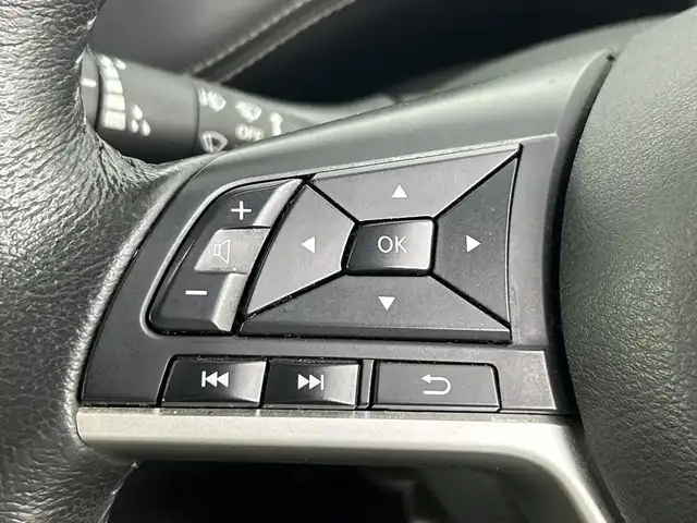 日産 セレナ e－パワー ハイウェイスター V 愛知県 2018(平30)年 7.6万km ブリリアントホワイトパール 2トーン 禁煙車/純正9インチディーラーオプションナビ/・フルセグTV/・Bluetooth/・DVD再生/セーフティパックB/・プロパイロット/・インテリジェントルームミラー/・インテリジェントアラウンドビューモニター/・電動パーキングブレーキ/・オートホールド/ビルトインETC/純正ドライブレコーダー/ハンズフリー両側パワースライドドア/LEDヘッドランプ/ハイビームアシスト/革巻きステアリング/ステアリングスイッチ/シートバックポケット/2列目ロングスライドシート/パーソナルテーブル/USB充電（2列目3列目）/インテリジェントキー/ステアリングヒーター