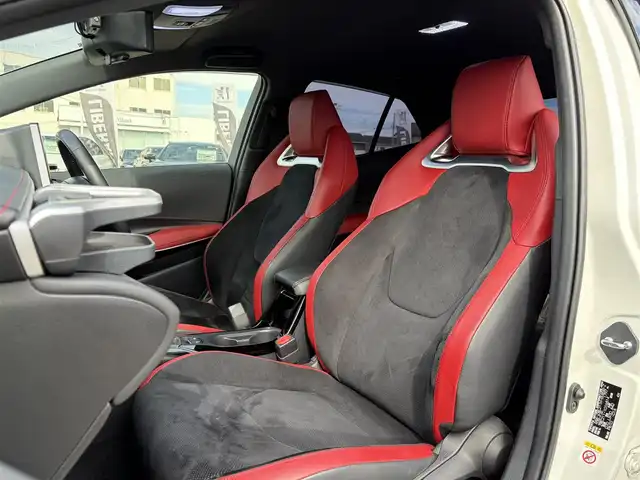 トヨタ カローラ スポーツ ハイブリッドG Z 埼玉県 2019(平31)年 8.4万km ホワイトパールクリスタルシャイン 純正ナビテレビ（NSZT-Y66T）/・DVD/CD/SD/USB/BTA/フルセグ/プリクラッシュセーフティ/先行車追随クルーズコントロール/レーンディパーチャーアラート/オートパーキングブレーキ/オートマチックハイビーム/オートヘッドライト/ステアリングヒーター/バックビューカメラ/フロントカメラ/デジタルインナーミラー/ETC2.0/カーテンエアバッグ/スマートエントリーキー/プッシュスタート