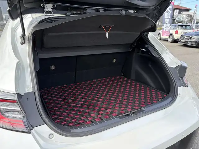 トヨタ カローラ スポーツ ハイブリッドG Z 埼玉県 2019(平31)年 8.4万km ホワイトパールクリスタルシャイン 純正ナビテレビ（NSZT-Y66T）/・DVD/CD/SD/USB/BTA/フルセグ/プリクラッシュセーフティ/先行車追随クルーズコントロール/レーンディパーチャーアラート/オートパーキングブレーキ/オートマチックハイビーム/オートヘッドライト/ステアリングヒーター/バックビューカメラ/フロントカメラ/デジタルインナーミラー/ETC2.0/カーテンエアバッグ/スマートエントリーキー/プッシュスタート
