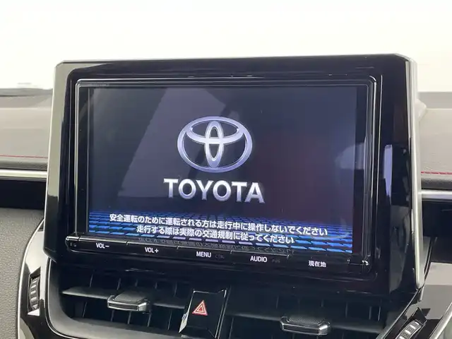 トヨタ カローラ スポーツ ハイブリッドG Z 新潟県 2019(平31)年 8.4万km ホワイトパールクリスタルシャイン 純正SDナビ【NSZT-Y66T】/　DVD/CD/SD/USB/Bluetooth/フルセグTV/プリクラッシュセーフティ/レーントレーシングアシスト/ロードサインアシスト/レーダークルーズコントロール/レーンディパーチャーアラート/ブラインドスポットモニター/オートパーキングブレーキ/オートマチックハイビーム/オートヘッドライト/前席シートヒーター/ステアリングヒーター/バックモニター/フロントカメラ/デジタルインナーミラー/ビルトインETC2.0/カーテンエアバッグ/スマートエントリーキー/プッシュスタート
