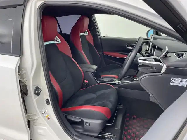 トヨタ カローラ スポーツ ハイブリッドG Z 新潟県 2019(平31)年 8.4万km ホワイトパールクリスタルシャイン 純正SDナビ【NSZT-Y66T】/　DVD/CD/SD/USB/Bluetooth/フルセグTV/プリクラッシュセーフティ/レーントレーシングアシスト/ロードサインアシスト/レーダークルーズコントロール/レーンディパーチャーアラート/ブラインドスポットモニター/オートパーキングブレーキ/オートマチックハイビーム/オートヘッドライト/前席シートヒーター/ステアリングヒーター/バックモニター/フロントカメラ/デジタルインナーミラー/ビルトインETC2.0/カーテンエアバッグ/スマートエントリーキー/プッシュスタート