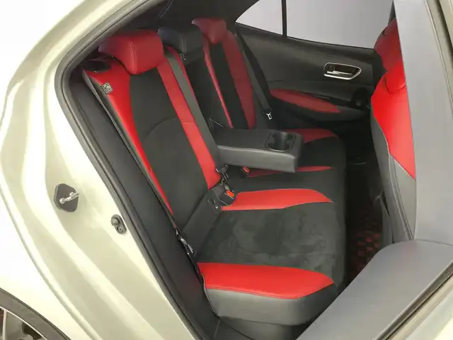 トヨタ カローラ スポーツ ハイブリッドG Z 新潟県 2019(平31)年 8.4万km ホワイトパールクリスタルシャイン 純正SDナビ【NSZT-Y66T】/　DVD/CD/SD/USB/Bluetooth/フルセグTV/プリクラッシュセーフティ/レーントレーシングアシスト/ロードサインアシスト/レーダークルーズコントロール/レーンディパーチャーアラート/ブラインドスポットモニター/オートパーキングブレーキ/オートマチックハイビーム/オートヘッドライト/前席シートヒーター/ステアリングヒーター/バックモニター/フロントカメラ/デジタルインナーミラー/ビルトインETC2.0/カーテンエアバッグ/スマートエントリーキー/プッシュスタート