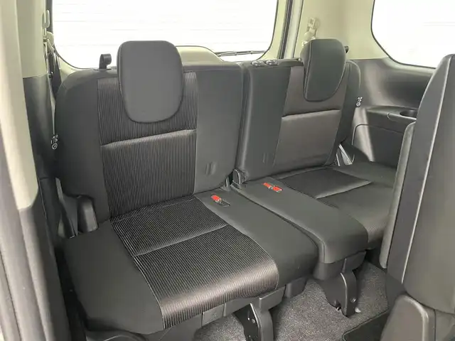 日産 セレナ ハイウェイスター Vセレクション 岡山県 2017(平29)年 6.5万km ブリリアントホワイトパール 2トーン 純正9インチナビ/・バックカメラ/・FM/AM/Bluetooth/フルセグ/CD/DVD/AUX/フリップダウンモニター/デジタルインナーミラー/プロパイロット/セーフティシステム/・エマージェンシーブレーキ/・レーンキープアシスト/・コーナーセンサー/オートホールド/ISOFIX/ステアリングスイッチ/チルトステアリング/シートリフター/社外ドアバイザー/ハンズフリー付両側パワースライドドア/前方ドライブレコーダー/ETC/純正16インチアルミ/純正フロアマット/新車保証書/取扱説明書