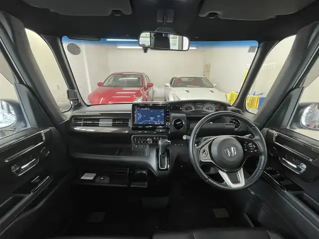 ホンダ Ｎ ＢＯＸ 2トン カスタム G L ターボ ホンダセンシング 千葉県 2020(令2)年 6.2万km プラチナホワイトパール ターボ車/ツートンカラー/Honda　SENSING/・衝突軽減ブレーキ/・誤発信抑制機能/・アダプティブクルーズコントロール/・オートハイビーム/・先行車発進お知らせ機能/純正8インチメモリナビ/・フルセグTV/BT/DVD/USB/Apple Car Play/バックカメラ/両側パワースライドア/ハーフレザーシート/シートヒーター/ETC/純正前後ドライブレコーダー/プラズマクラスター技術搭載オートエアコン/純正ブラック塗装＋切削15インチAW/LEDヘッドライト/保証書/取扱説明書/スペアキー/ディーラー整備記録簿