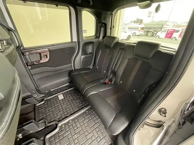 ホンダ Ｎ ＢＯＸ 2トン カスタム G L ターボ ホンダセンシング 千葉県 2020(令2)年 6.2万km プラチナホワイトパール ターボ車/ツートンカラー/Honda　SENSING/・衝突軽減ブレーキ/・誤発信抑制機能/・アダプティブクルーズコントロール/・オートハイビーム/・先行車発進お知らせ機能/純正8インチメモリナビ/・フルセグTV/BT/DVD/USB/Apple Car Play/バックカメラ/両側パワースライドア/ハーフレザーシート/シートヒーター/ETC/純正前後ドライブレコーダー/プラズマクラスター技術搭載オートエアコン/純正ブラック塗装＋切削15インチAW/LEDヘッドライト/保証書/取扱説明書/スペアキー/ディーラー整備記録簿