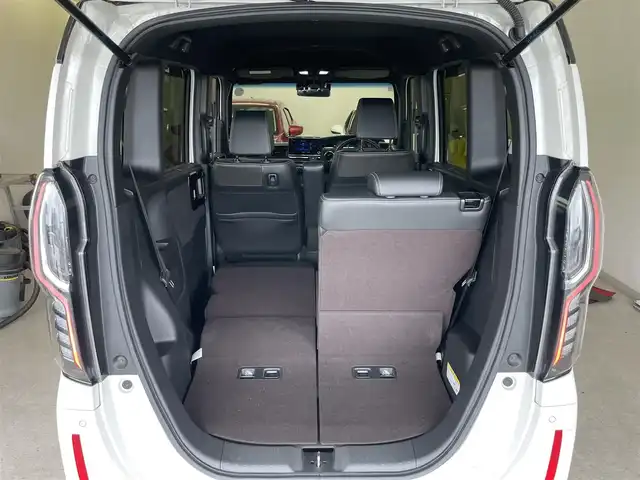 ホンダ Ｎ ＢＯＸ 2トン カスタム G L ターボ ホンダセンシング 千葉県 2020(令2)年 6.2万km プラチナホワイトパール ターボ車/ツートンカラー/Honda　SENSING/・衝突軽減ブレーキ/・誤発信抑制機能/・アダプティブクルーズコントロール/・オートハイビーム/・先行車発進お知らせ機能/純正8インチメモリナビ/・フルセグTV/BT/DVD/USB/Apple Car Play/バックカメラ/両側パワースライドア/ハーフレザーシート/シートヒーター/ETC/純正前後ドライブレコーダー/プラズマクラスター技術搭載オートエアコン/純正ブラック塗装＋切削15インチAW/LEDヘッドライト/保証書/取扱説明書/スペアキー/ディーラー整備記録簿