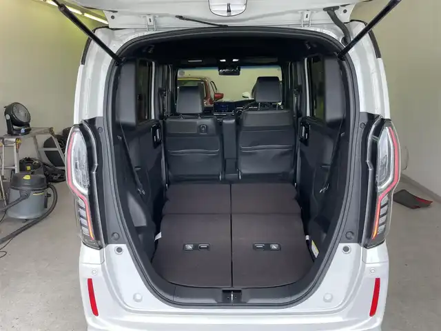 ホンダ Ｎ ＢＯＸ 2トン カスタム G L ターボ ホンダセンシング 千葉県 2020(令2)年 6.2万km プラチナホワイトパール ターボ車/ツートンカラー/Honda　SENSING/・衝突軽減ブレーキ/・誤発信抑制機能/・アダプティブクルーズコントロール/・オートハイビーム/・先行車発進お知らせ機能/純正8インチメモリナビ/・フルセグTV/BT/DVD/USB/Apple Car Play/バックカメラ/両側パワースライドア/ハーフレザーシート/シートヒーター/ETC/純正前後ドライブレコーダー/プラズマクラスター技術搭載オートエアコン/純正ブラック塗装＋切削15インチAW/LEDヘッドライト/保証書/取扱説明書/スペアキー/ディーラー整備記録簿