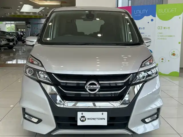 日産 セレナ ハイウェイスター Vセレクション 埼玉県 2017(平29)年 6万km ブリリアントシルバー エマージェンシーブレーキ /純正フリップダウンモニター /純正9インチメモリナビ/　　CD/DVD/BT/フルセグ /バックカメラ /クルーズコントロール /LEDオートライト /純正16インチアルミホイール /ステアリングスイッチ /純正ETC