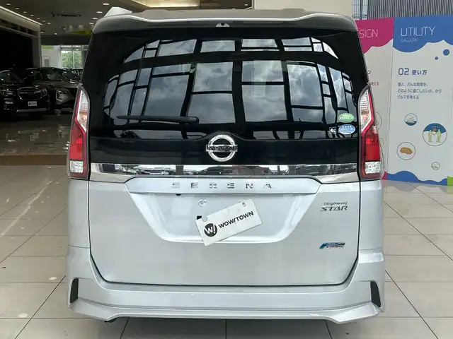 日産 セレナ ハイウェイスター Vセレクション 埼玉県 2017(平29)年 6万km ブリリアントシルバー エマージェンシーブレーキ /純正フリップダウンモニター /純正9インチメモリナビ/　　CD/DVD/BT/フルセグ /バックカメラ /クルーズコントロール /LEDオートライト /純正16インチアルミホイール /ステアリングスイッチ /純正ETC