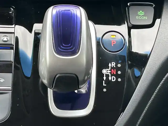 ホンダ フリード ハイブリット EX 兵庫県 2018(平30)年 5.2万km ホワイトオーキッドパール 純正9インチナビ/両側パワースライドドア/Bluetooth接続/フルセグTV/バックカメラ/追従有クルーズコントロール/ドライブレコーダー/純正フロアマット/純正アルミホイール/LEDヘッドライト/前席シートヒーター/スペアキー/スイッチスタート/ビルトインETC/ウォークスルー