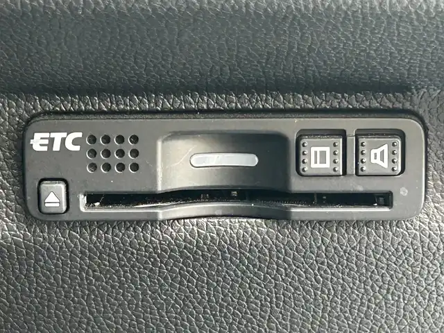 ホンダ フリード ハイブリット EX 兵庫県 2018(平30)年 5.2万km ホワイトオーキッドパール 純正9インチナビ/両側パワースライドドア/Bluetooth接続/フルセグTV/バックカメラ/追従有クルーズコントロール/ドライブレコーダー/純正フロアマット/純正アルミホイール/LEDヘッドライト/前席シートヒーター/スペアキー/スイッチスタート/ビルトインETC/ウォークスルー