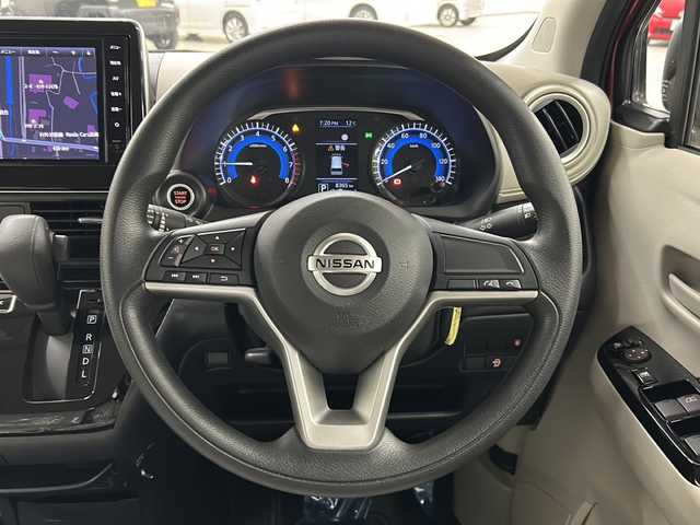 日産 デイズ X 長崎県 2022(令4)年 0.9万km スパークリングレッドM 純正9インチナビ（MM222D-L)/・アラウンドビューモニター/・フルセグテレビ/エマージェンシーブレーキ/・先行車発信告知/・標識認識/・誤発信抑制/・車線逸脱警報/コーナーセンサー/純正前後ドライブレコーダー/ETC/オートハイビーム/ステアリングスイッチ/アイドリングストップ/オートエアコン/スマートキー/プッシュスタート/純正アルミホイール/純正バイザー/電格ウィンカーミラー