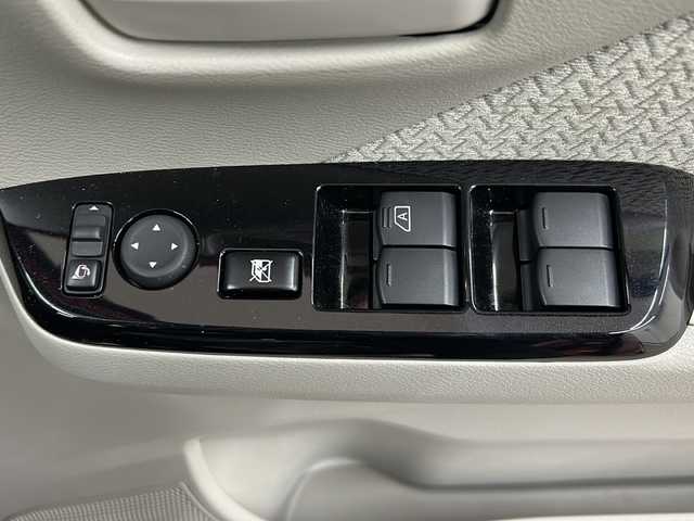 日産 デイズ X 長崎県 2022(令4)年 0.9万km スパークリングレッドM 純正9インチナビ（MM222D-L)/・アラウンドビューモニター/・フルセグテレビ/エマージェンシーブレーキ/・先行車発信告知/・標識認識/・誤発信抑制/・車線逸脱警報/コーナーセンサー/純正前後ドライブレコーダー/ETC/オートハイビーム/ステアリングスイッチ/アイドリングストップ/オートエアコン/スマートキー/プッシュスタート/純正アルミホイール/純正バイザー/電格ウィンカーミラー