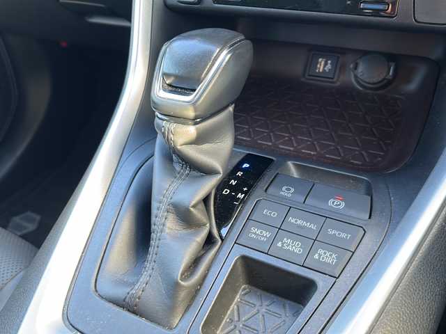 トヨタ ＲＡＶ４ G 岐阜県 2023(令5)年 2万km アティチュードブラックマイカ 登録時走行距離：19167km/ワンオーナー/純正ディスプレイオーディオ/バックカメラ/フルセグテレビ・Bluetooth/デジタルインナーミラー/前後コーナーセンサー/シートヒーター/エアシート/ステアリングヒーター/レザーシート/LEDヘッドライト/オートライト/オートマチックハイビーム/プッシュスタート/スマートキー/保証書/取扱説明書/スペアキー