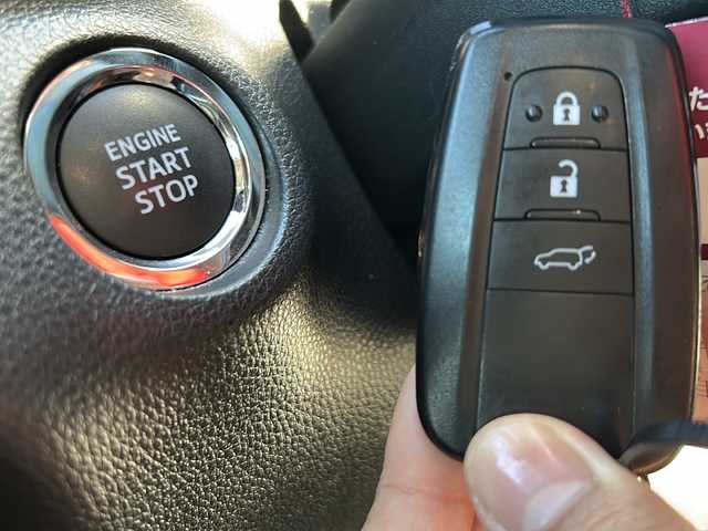 トヨタ ＲＡＶ４ G 岐阜県 2023(令5)年 2万km アティチュードブラックマイカ 登録時走行距離：19167km/ワンオーナー/純正ディスプレイオーディオ/バックカメラ/フルセグテレビ・Bluetooth/デジタルインナーミラー/前後コーナーセンサー/シートヒーター/エアシート/ステアリングヒーター/レザーシート/LEDヘッドライト/オートライト/オートマチックハイビーム/プッシュスタート/スマートキー/保証書/取扱説明書/スペアキー