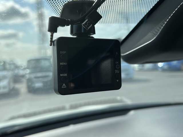 トヨタ ヤリス ハイブリッド Z 茨城県 2020(令2)年 2万km ホワイトパールクリスタルシャイン 純正8インチディスプレイナビ/(BT・USB・ラジオ・フルセグTV)/レーダークルーズコントロール/レーンアシスト/オートハイビーム/衝突軽減ブレーキ/コーナーセンサー/シートヒーター/全方位カメラ/ビルトインETC/ドライブレコーダー前後/オートライト/LEDヘッドライト/純正フロアマット/スマートキー/スペアキー/プッシュスタート/電動格納ウインカーミラー