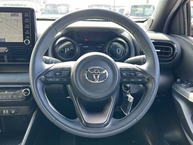 トヨタ ヤリス ハイブリッド Z 茨城県 2020(令2)年 2万km ホワイトパールクリスタルシャイン 純正8インチディスプレイナビ/(BT・USB・ラジオ・フルセグTV)/レーダークルーズコントロール/レーンアシスト/オートハイビーム/衝突軽減ブレーキ/コーナーセンサー/シートヒーター/全方位カメラ/ビルトインETC/ドライブレコーダー前後/オートライト/LEDヘッドライト/純正フロアマット/スマートキー/スペアキー/プッシュスタート/電動格納ウインカーミラー