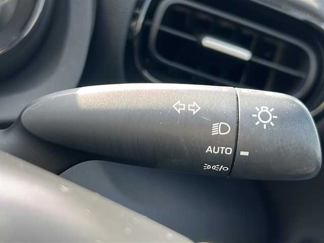 トヨタ ヤリス ハイブリッド Z 茨城県 2020(令2)年 2万km ホワイトパールクリスタルシャイン 純正8インチディスプレイナビ/(BT・USB・ラジオ・フルセグTV)/レーダークルーズコントロール/レーンアシスト/オートハイビーム/衝突軽減ブレーキ/コーナーセンサー/シートヒーター/全方位カメラ/ビルトインETC/ドライブレコーダー前後/オートライト/LEDヘッドライト/純正フロアマット/スマートキー/スペアキー/プッシュスタート/電動格納ウインカーミラー