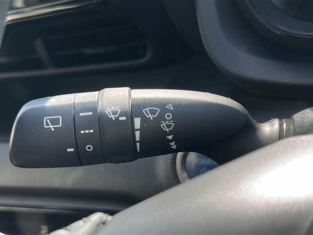 トヨタ ヤリス ハイブリッド Z 茨城県 2020(令2)年 2万km ホワイトパールクリスタルシャイン 純正8インチディスプレイナビ/(BT・USB・ラジオ・フルセグTV)/レーダークルーズコントロール/レーンアシスト/オートハイビーム/衝突軽減ブレーキ/コーナーセンサー/シートヒーター/全方位カメラ/ビルトインETC/ドライブレコーダー前後/オートライト/LEDヘッドライト/純正フロアマット/スマートキー/スペアキー/プッシュスタート/電動格納ウインカーミラー