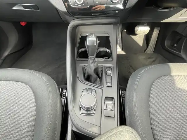 ＢＭＷ Ｘ１ xDrive 18d 宮崎県 2017(平29)年 13.3万km 白 純正ナビゲーション/　AM FM CD DVD /バックカメラ/ETC車載器/クルーズコントロール/電動パーキングブレーキ/LEDヘッドライト/フォグランプ/ウィンカーミラー/電動格納ミラー/プッシュスタート/スマートキー