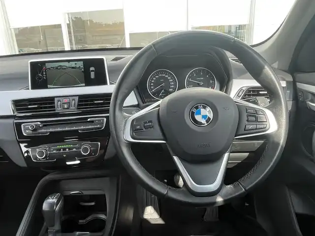 ＢＭＷ Ｘ１ xDrive 18d 宮崎県 2017(平29)年 13.3万km 白 純正ナビゲーション/　AM FM CD DVD /バックカメラ/ETC車載器/クルーズコントロール/電動パーキングブレーキ/LEDヘッドライト/フォグランプ/ウィンカーミラー/電動格納ミラー/プッシュスタート/スマートキー