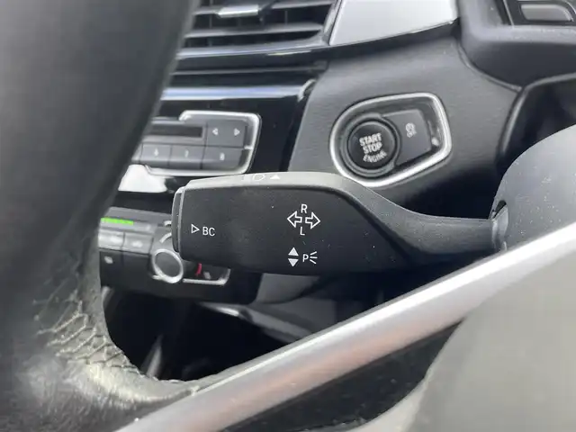 ＢＭＷ Ｘ１ xDrive 18d 宮崎県 2017(平29)年 13.3万km 白 純正ナビゲーション/　AM FM CD DVD /バックカメラ/ETC車載器/クルーズコントロール/電動パーキングブレーキ/LEDヘッドライト/フォグランプ/ウィンカーミラー/電動格納ミラー/プッシュスタート/スマートキー